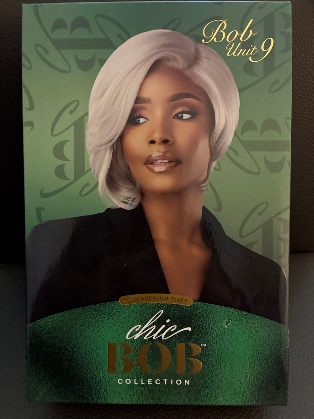 chic Silver Blonde Bob Unit 9 Short Layered Wig